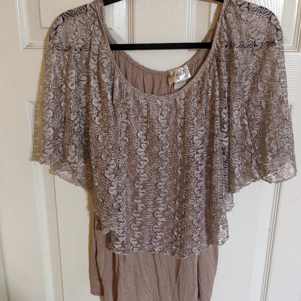 Lavish women's lace layered top